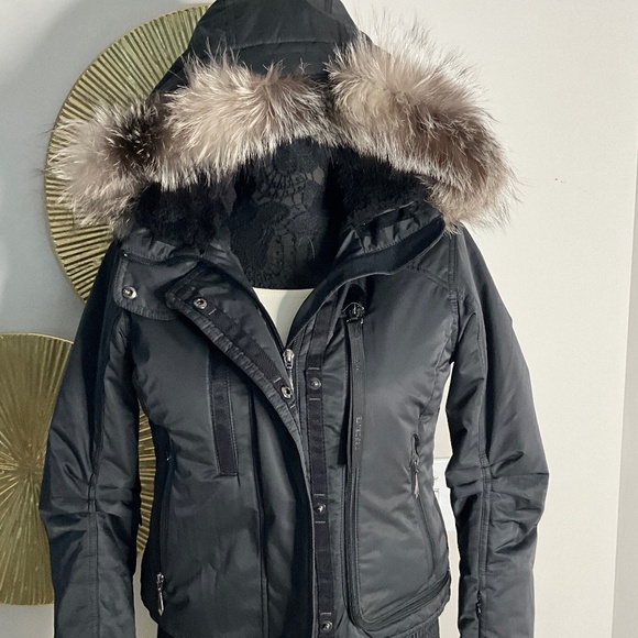 **Descente Ski Jacket with Real Fur Hood** - Picture 1 of 8